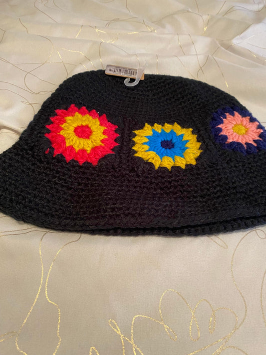 Flowerbomb Crochet Hat (Black)